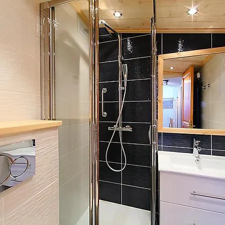 Sleeps 12 Wifi